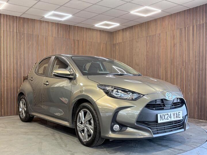Toyota Yaris 1.5 VVT-h Icon E-CVT Euro 6 (s/s) 5dr