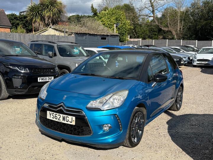 Citroen DS3 1.6 E-HDi Airdream DStyle Plus Euro 5 (s/s) 3dr Citroen DS3 1.6 E-HDi Airdream DStyle Plus Euro 5 (s/s) 3dr