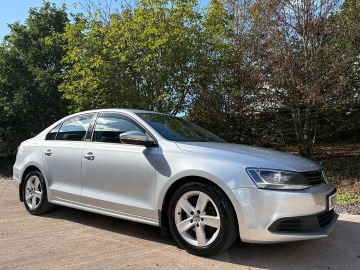 Volkswagen Jetta 2.0 TDI SE Euro 5 4dr