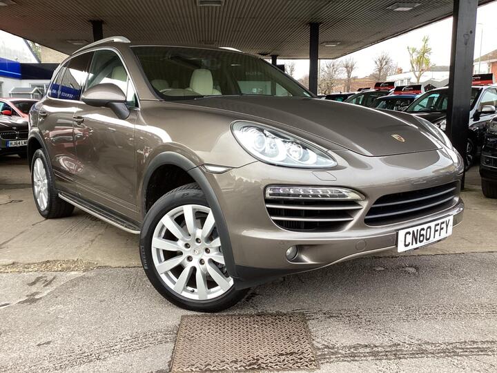 Porsche Cayenne 3.0 TD V6 Tiptronic 4WD Euro 5 (s/s) 5dr Porsche Cayenne 3.0 TD V6 Tiptronic 4WD Euro 5 (s/s) 5dr