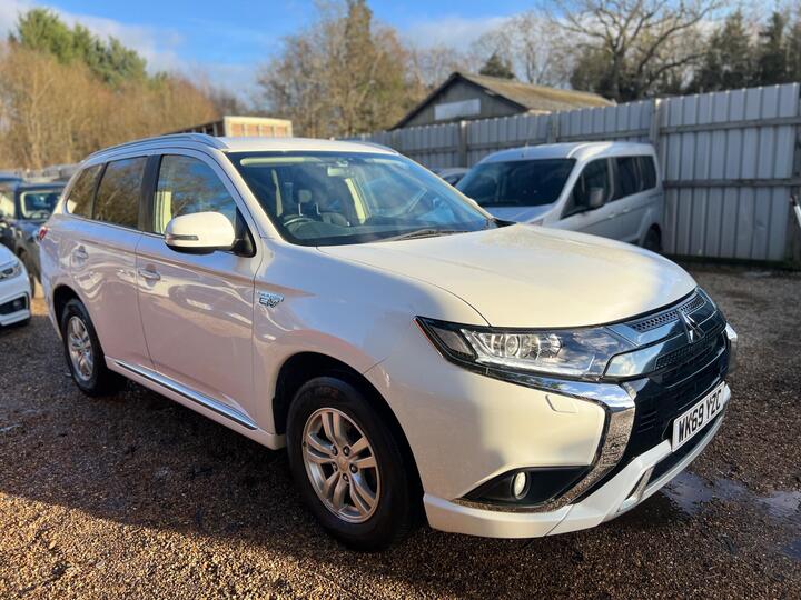 Mitsubishi Outlander 2.4h TwinMotor 13.8kWh Reflex Plus CVT 4WD Euro 6 (s/s) 5dr Mitsubishi Outlander 2.4h TwinMotor 13.8kWh Reflex Plus CVT 4WD Euro 6 (s/s) 5dr