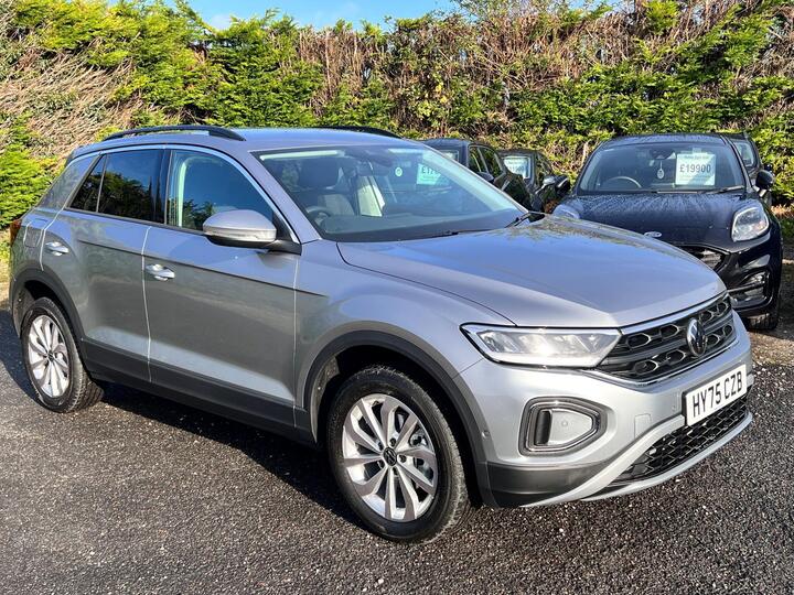 Volkswagen T-Roc 1.5 TSI Match DSG Euro 6 (s/s) 5dr Volkswagen T-Roc 1.5 TSI Match DSG Euro 6 (s/s) 5dr