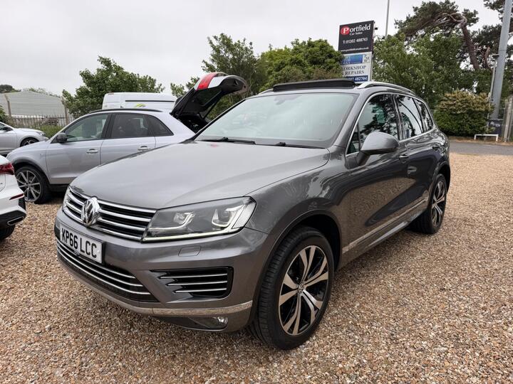 Volkswagen Touareg 3.0 TDI V6 BlueMotion Tech R-Line Tiptronic 4WD Euro 6 (s/s) 5dr