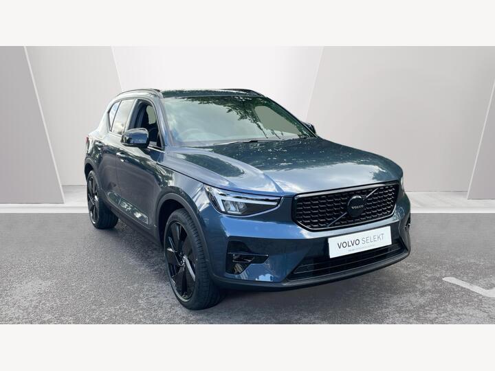Volvo XC40 2.0 B3 MHEV Plus Black Edition DCT Auto Euro 6 (s/s) 5dr