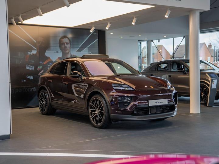 Porsche Macan 100kWh Auto 5dr