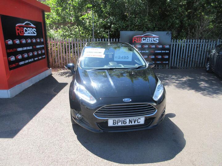 Ford Fiesta 1.5 TDCi ECOnetic Zetec Euro 6 (s/s) 5dr Ford Fiesta 1.5 TDCi ECOnetic Zetec Euro 6 (s/s) 5dr
