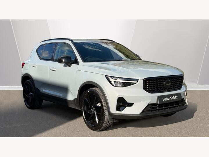 Volvo XC40 2.0 B3 MHEV Plus Black Edition DCT Auto Euro 6 (s/s) 5dr