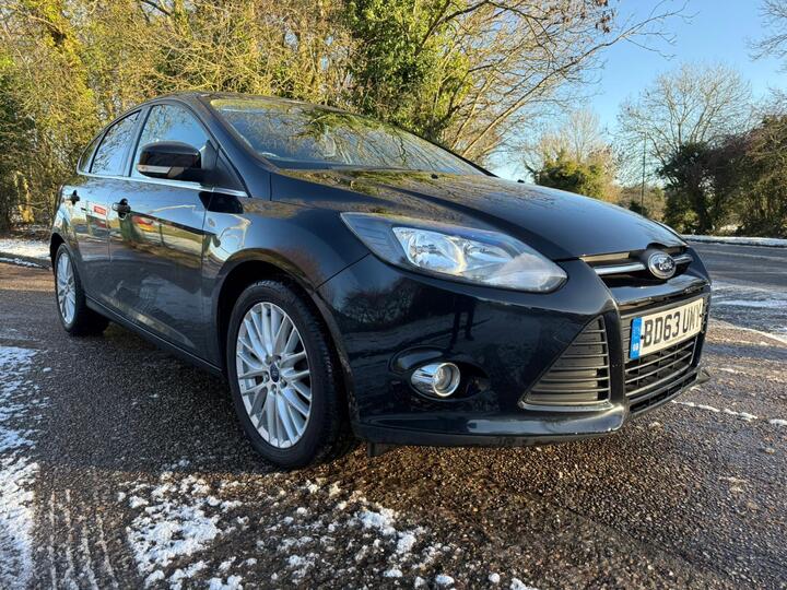 Ford Focus 1.0T EcoBoost Zetec Navigator Euro 5 (s/s) 5dr