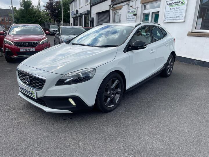 Volvo V40 Cross Country 2.0 D2 Lux Auto Euro 6 (s/s) 5dr