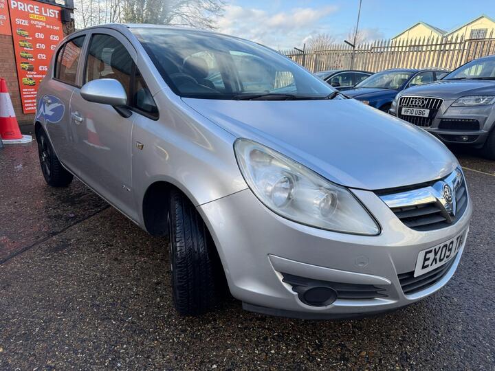 Vauxhall Corsa 1.4i 16v Club 5dr