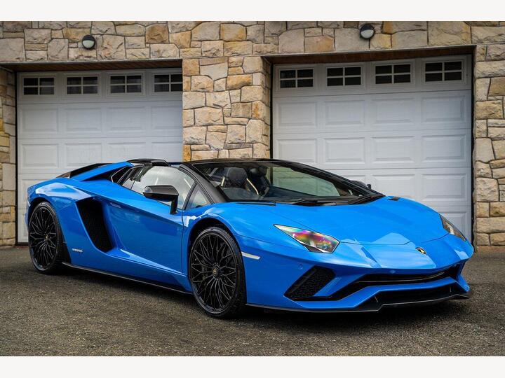Lamborghini Aventador 6.5 V12 LP 740-4 S Roadster 2dr Petrol ISR 4WD Euro 6 (740 Ps) Lamborghini Aventador 6.5 V12 LP 740-4 S Roadster 2dr Petrol ISR 4WD Euro 6 (740 Ps)