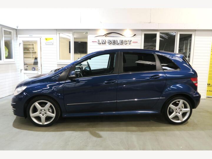 Mercedes-Benz B Class 2.0 B200 CDI Sport CVT 5dr Mercedes-Benz B Class 2.0 B200 CDI Sport CVT 5dr