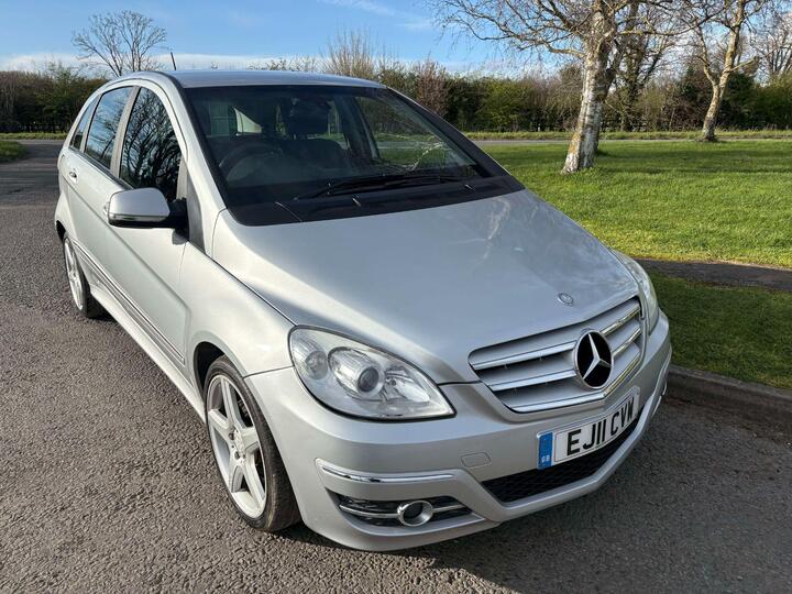 Mercedes-Benz B Class 2.0 B180 CDI Sport CVT 5dr Mercedes-Benz B Class 2.0 B180 CDI Sport CVT 5dr
