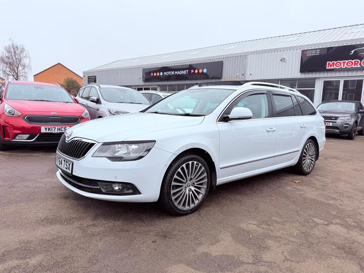 Skoda Superb 2.0 TDI Laurin & Klement DSG 4WD Euro 5 (s/s) 5dr