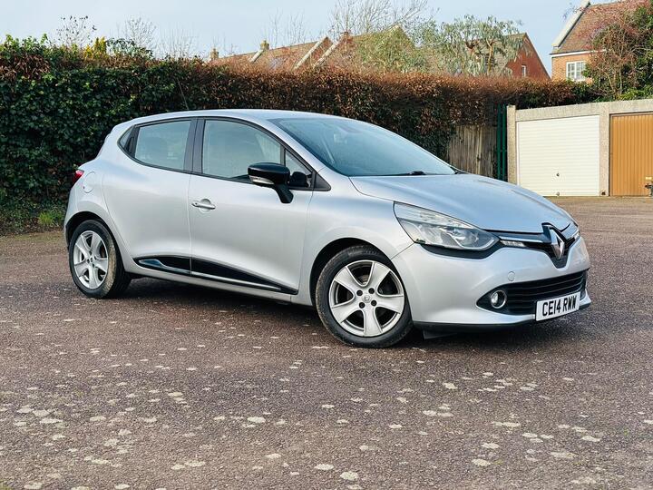 Renault Clio 1.5 DCi Dynamique MediaNav Euro 5 (s/s) 5dr Renault Clio 1.5 DCi Dynamique MediaNav Euro 5 (s/s) 5dr