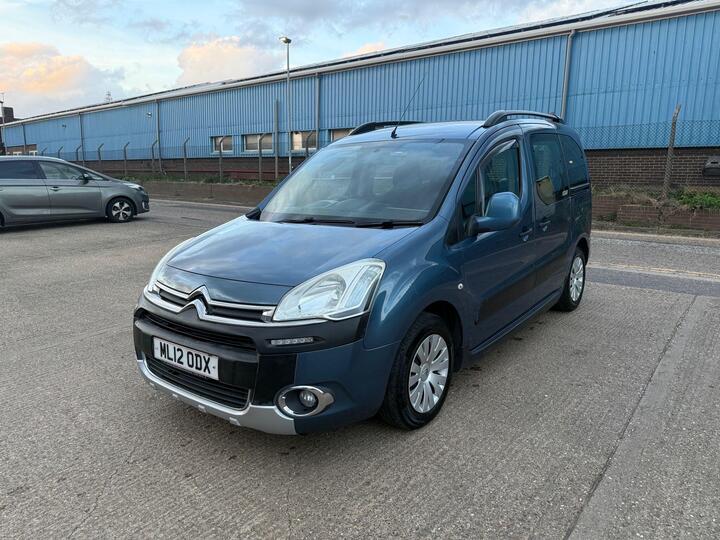 Citroen Berlingo 1.6 E-HDi Airdream XTR Multispace MPV EGS6 Euro 5 (s/s) 5dr Citroen Berlingo 1.6 E-HDi Airdream XTR Multispace MPV EGS6 Euro 5 (s/s) 5dr