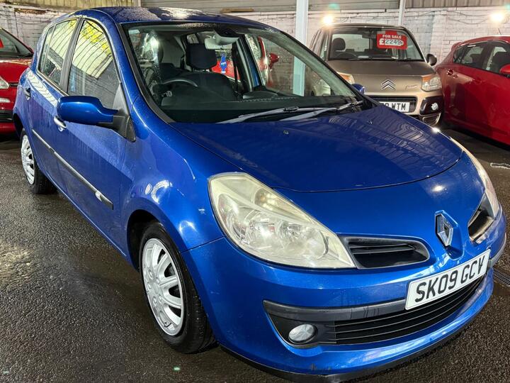 Renault Clio 1.2 16v Dynamique 5dr Renault Clio 1.2 16v Dynamique 5dr