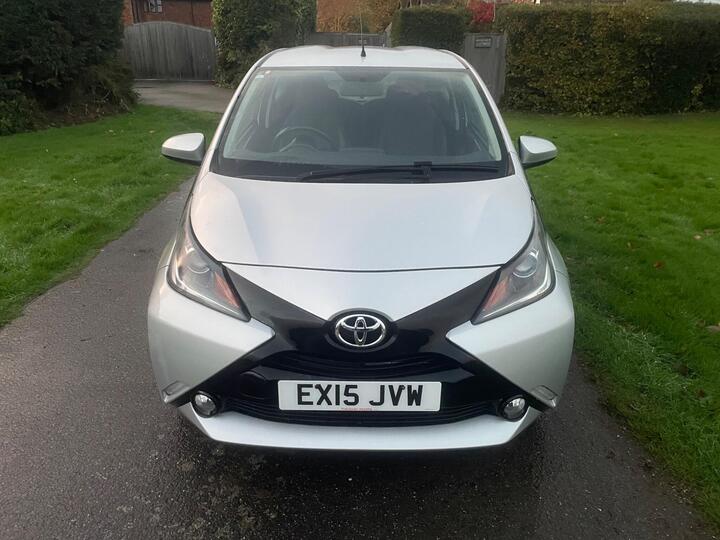 Toyota AYGO 1.0 VVT-i X-pression Euro 5 3dr Euro 5 Toyota AYGO 1.0 VVT-i X-pression Euro 5 3dr Euro 5