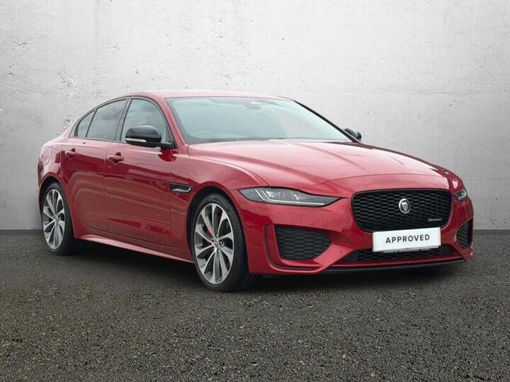 Jaguar XE 2.0 D200 MHEV R-Dynamic SE Black Auto Euro 6 (s/s) 4dr