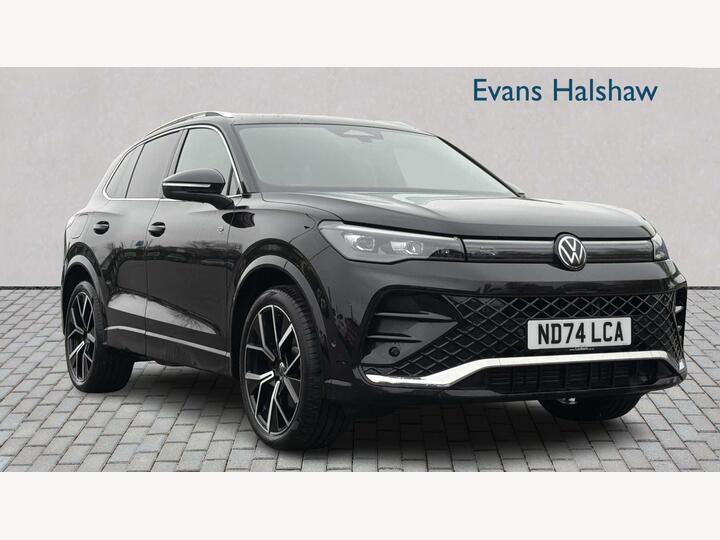 Volkswagen TIGUAN DIESEL ESTATE 2.0 TDI R-Line DSG Euro 6 (s/s) 5dr Volkswagen TIGUAN DIESEL ESTATE 2.0 TDI R-Line DSG Euro 6 (s/s) 5dr