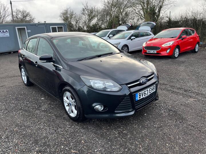 Ford Focus 1.0T EcoBoost Zetec Euro 5 (s/s) 5dr