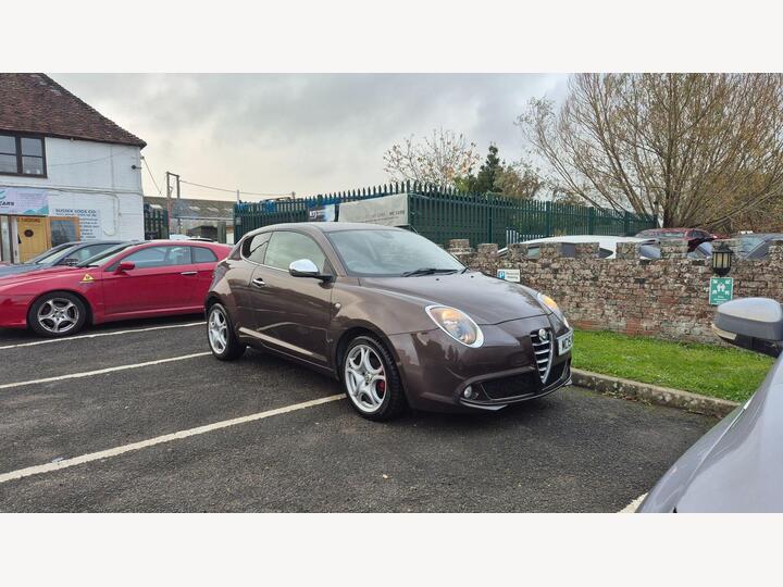 Alfa Romeo MiTo 875 TB TwinAir Distinctive Euro 6 (s/s) 3dr Alfa Romeo MiTo 875 TB TwinAir Distinctive Euro 6 (s/s) 3dr