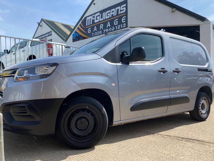 Toyota ProAce 1.5D 75PS, ACTIVE, 650KG, AIR CON, PLY LINED, CHEVRONS, PRICE PLUS VAT Toyota ProAce 1.5D 75PS, ACTIVE, 650KG, AIR CON, PLY LINED, CHEVRONS, PRICE PLUS VAT