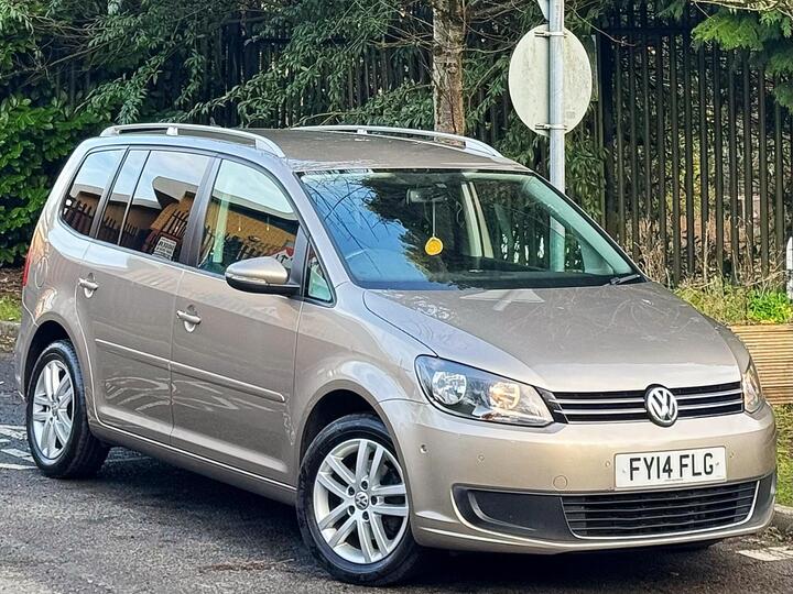 Volkswagen Touran 1.6 TDI BlueMotion Tech SE DSG Euro 5 (s/s) 5dr Volkswagen Touran 1.6 TDI BlueMotion Tech SE DSG Euro 5 (s/s) 5dr