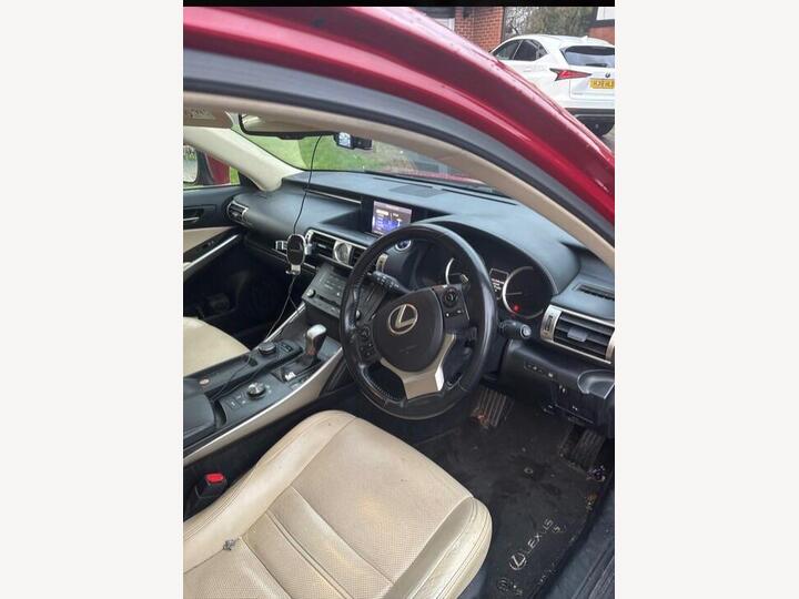 Lexus IS 2.5 300h Executive Edition E-CVT Euro 5 (s/s) 4dr