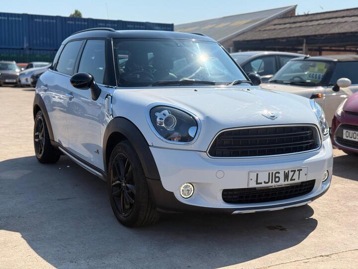 MINI Countryman 2.0 Cooper D Auto ALL4 Euro 5 5dr MINI Countryman 2.0 Cooper D Auto ALL4 Euro 5 5dr