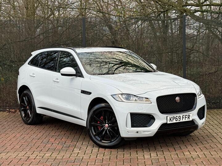Jaguar F-PACE 2.0 D180 Chequered Flag Auto AWD Euro 6 (s/s) 5dr Jaguar F-PACE 2.0 D180 Chequered Flag Auto AWD Euro 6 (s/s) 5dr