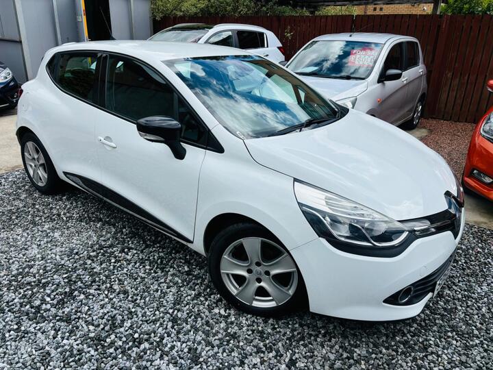 Renault Clio 0.9 TCe Dynamique Nav Euro 6 (s/s) 5dr Renault Clio 0.9 TCe Dynamique Nav Euro 6 (s/s) 5dr