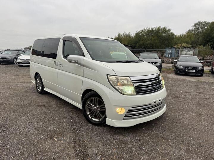 Nissan Elgrand RIDER | 2.5 V6 Nissan Elgrand RIDER | 2.5 V6
