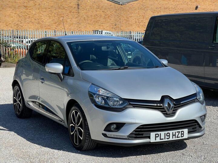 Renault CLIO 1.5 DCi Play Euro 6 (s/s) 5dr Renault CLIO 1.5 DCi Play Euro 6 (s/s) 5dr