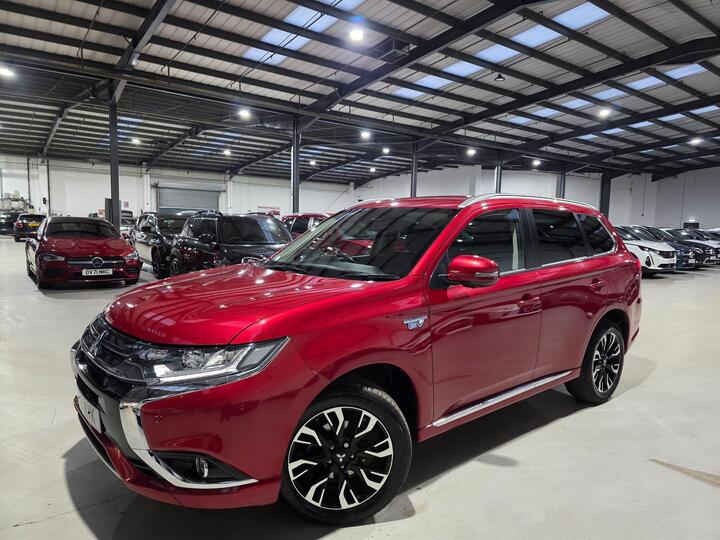 Mitsubishi Outlander 2.0h 12kWh 4hs CVT 4WD Euro 6 (s/s) 5dr Mitsubishi Outlander 2.0h 12kWh 4hs CVT 4WD Euro 6 (s/s) 5dr