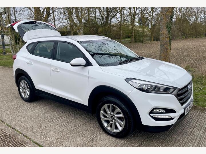 Hyundai TUCSON 2.0 CRDi SE Nav 4WD Euro 6 5dr