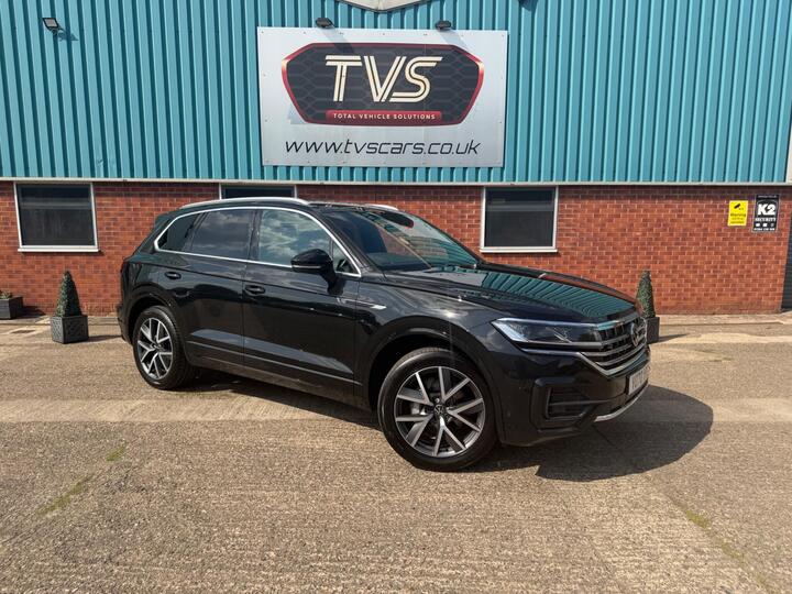 Volkswagen Touareg 3.0 TDI V6 R-Line Tiptronic 4Motion Euro 6 (s/s) 5dr