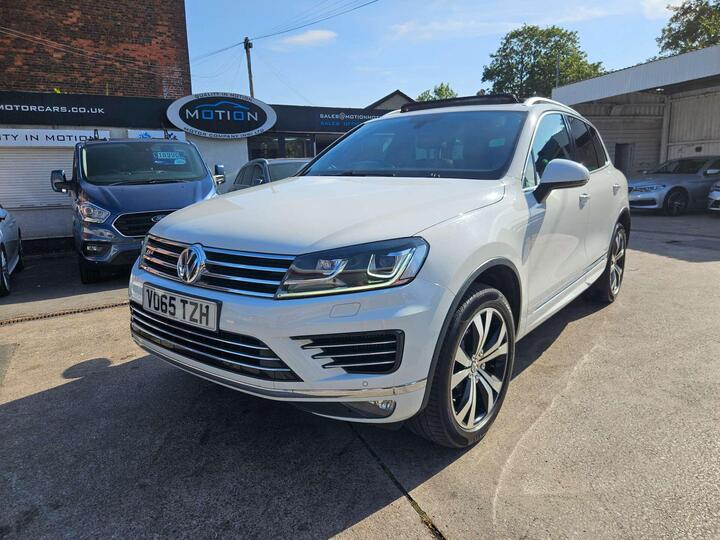 Volkswagen TOUAREG 3.0 TDI V6 BlueMotion Tech R-Line Tiptronic 4WD Euro 6 (s/s) 5dr