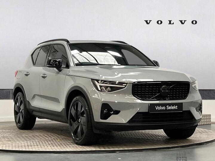 Volvo XC40 2.0 B3 MHEV Plus Black Edition DCT Auto Euro 6 (s/s) 5dr