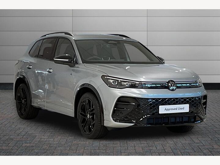 Volkswagen Tiguan 1.5 ETSI MHEV R-Line DSG Euro 6 (s/s) 5dr Volkswagen Tiguan 1.5 ETSI MHEV R-Line DSG Euro 6 (s/s) 5dr