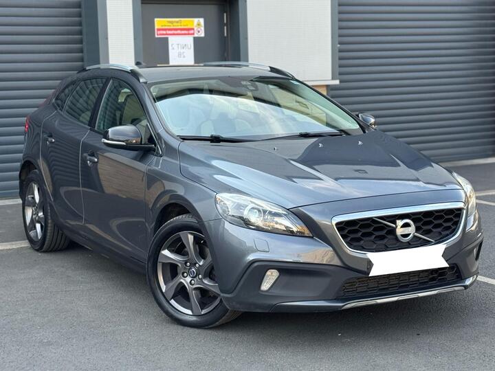 Volvo V40 Cross Country 1.6 D2 Lux Powershift Euro 5 (s/s) 5dr Volvo V40 Cross Country 1.6 D2 Lux Powershift Euro 5 (s/s) 5dr