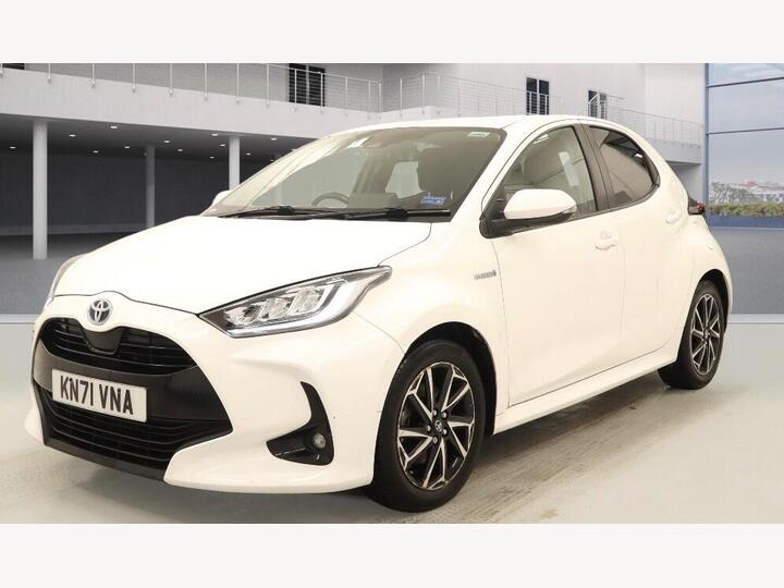 Toyota Yaris 1.5 VVT-h Design E-CVT Euro 6 (s/s) 5dr