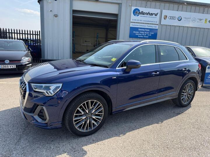 Audi Q3 1.5 TFSI CoD 35 S Line S Tronic Euro 6 (s/s) 5dr