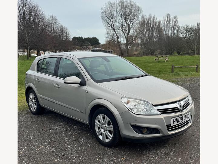 Vauxhall Astra 1.8i 16v Design 5dr