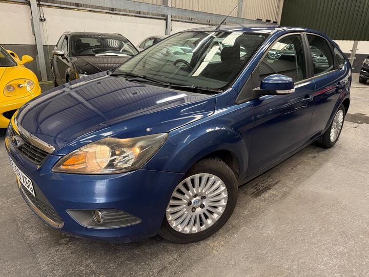 Ford Focus 1.8 Titanium 5dr