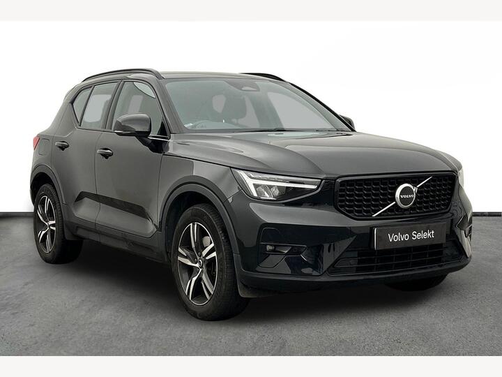 Volvo XC40 2.0 B3 MHEV Plus Dark DCT Auto Euro 6 (s/s) 5dr