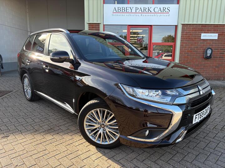 Mitsubishi Outlander 2.4h TwinMotor 13.8kWh Dynamic CVT 4WD Euro 6 (s/s) 5dr