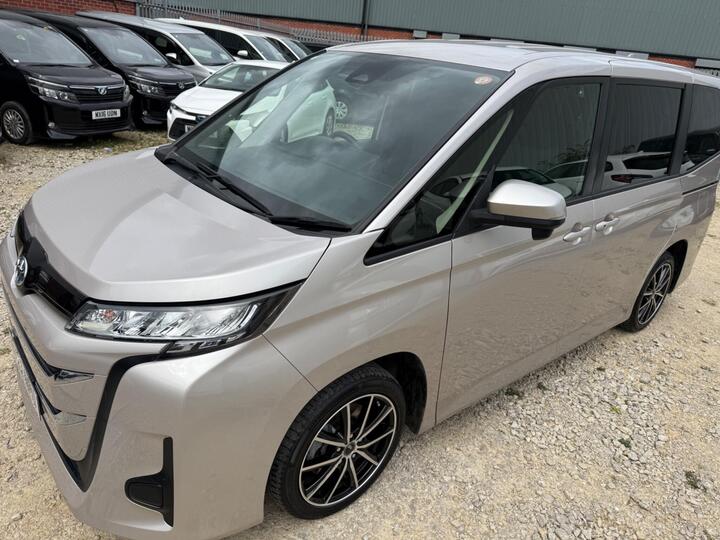 Toyota Voxy 8 Seats UBER XL FINANCE AVAILABLE