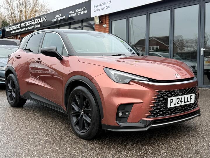 Lexus LBX 1.5 VVT-iE Takumi E-CVT Euro 6 (s/s) 5dr