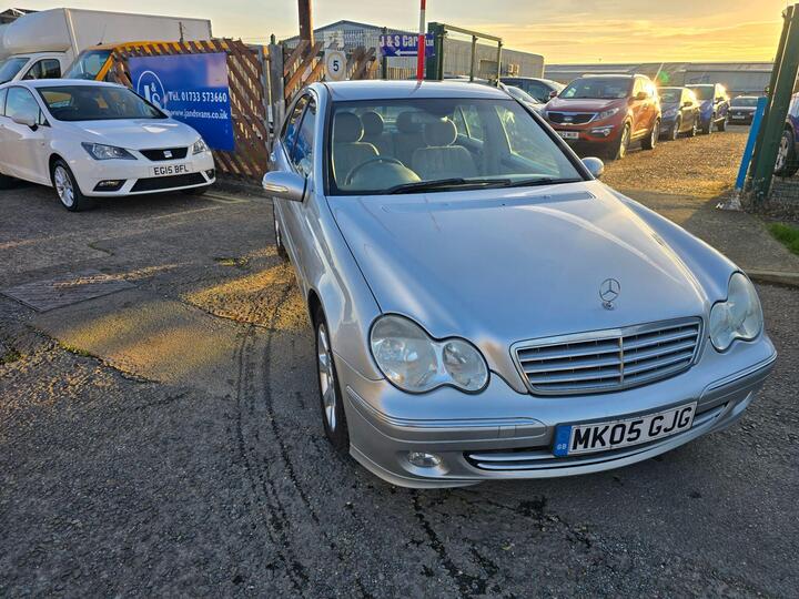 Mercedes-Benz C Class 2.1 C200 CDI Elegance SE 4dr Mercedes-Benz C Class 2.1 C200 CDI Elegance SE 4dr